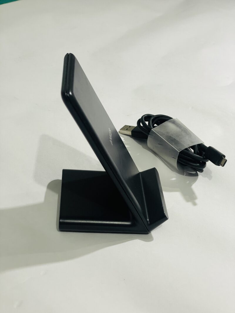 Anker Qi-Certified Wireless Charger - Image 2