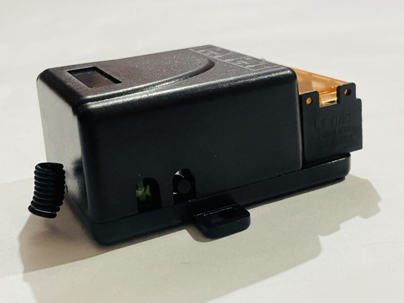 DC 12V 30A Wireless Remote Switch with 433MHz Control - Image 3